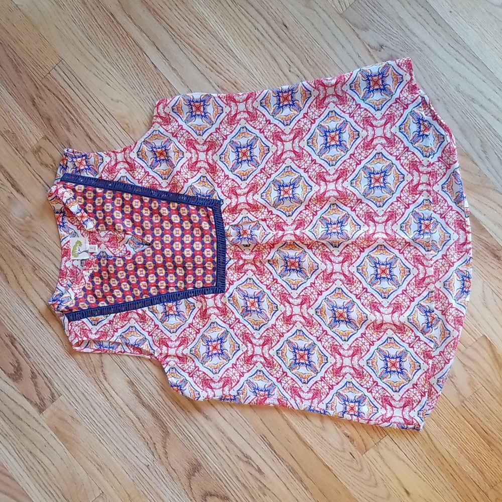 Fig & Flower Sleeveless Blouse (LG)